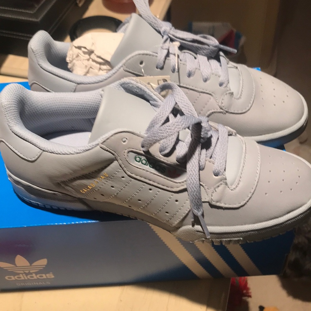 adidas Yeezy powephase size 6